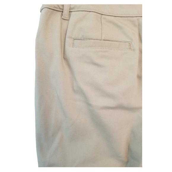 St. John's Bay Petite Women's Capri Bermuda Shorts Size 8P,‎ Inseam 17 in - Picture 8 of 10